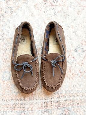 6 • UGG Chestnut Suede Bow Moccasin Slippers